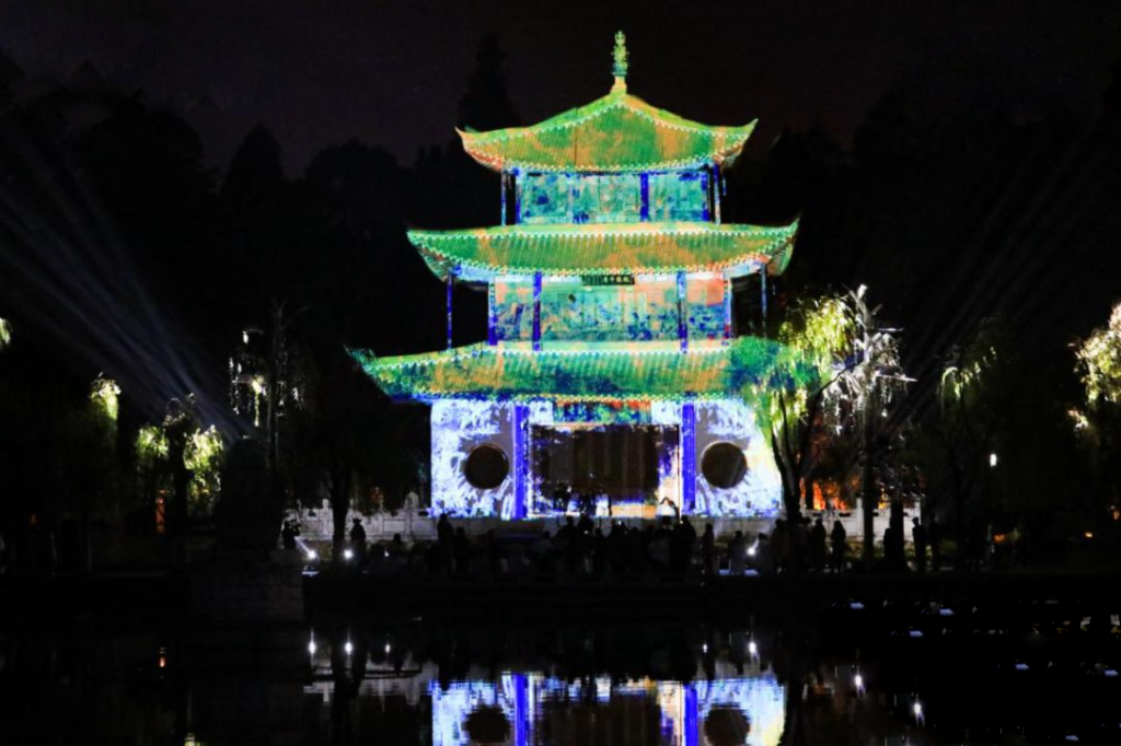 昆明大观楼古建筑投影